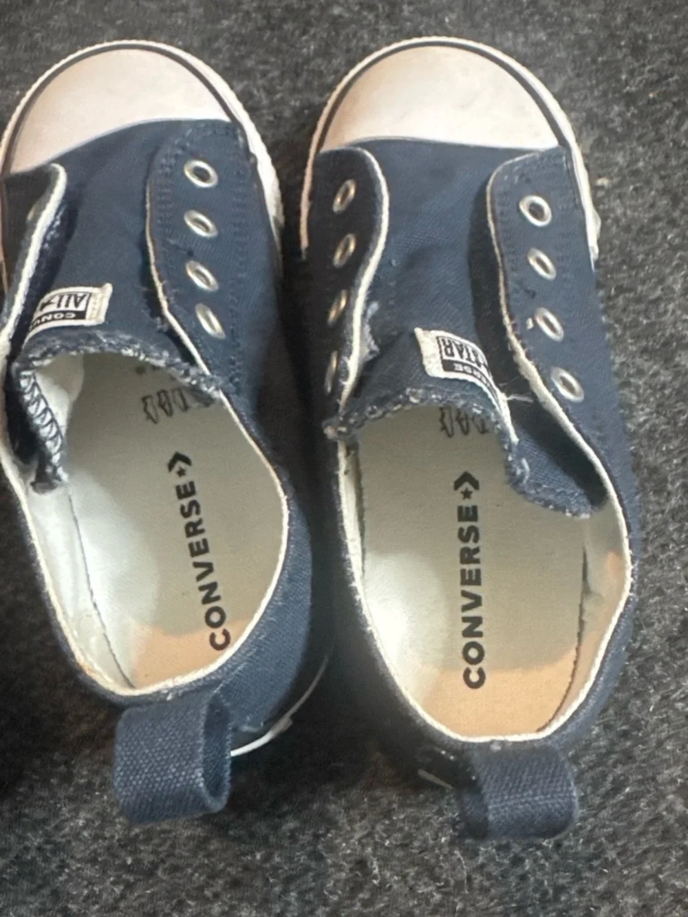 Converse easy pull